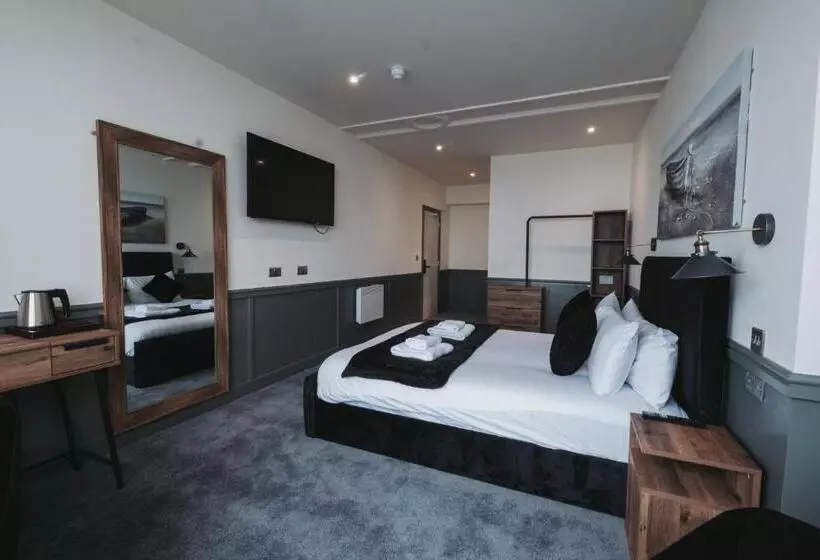 هتل The Royal Bar & Shaker