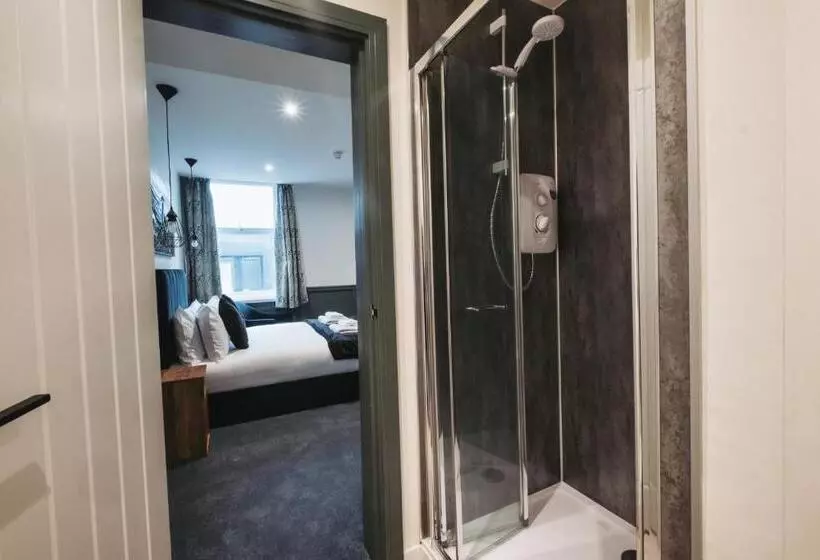 هتل The Royal Bar & Shaker