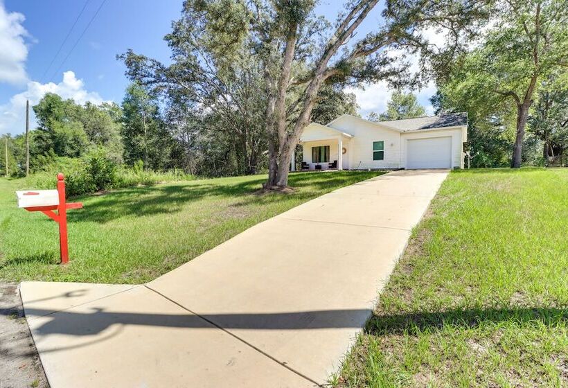 Inviting Ocklawaha Home W/ Porch: Ideal Location!