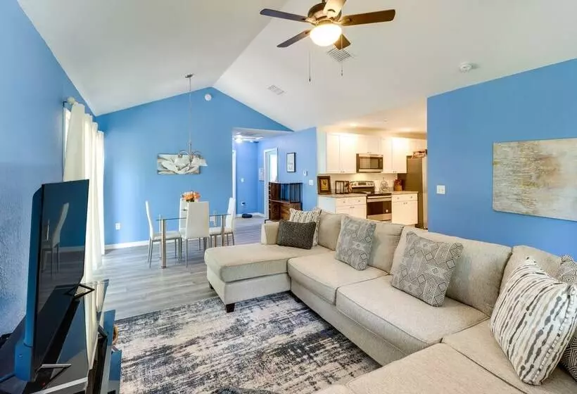 Inviting Ocklawaha Home W/ Porch: Ideal Location!