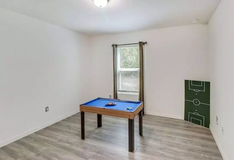 Inviting Ocklawaha Home W/ Porch: Ideal Location!