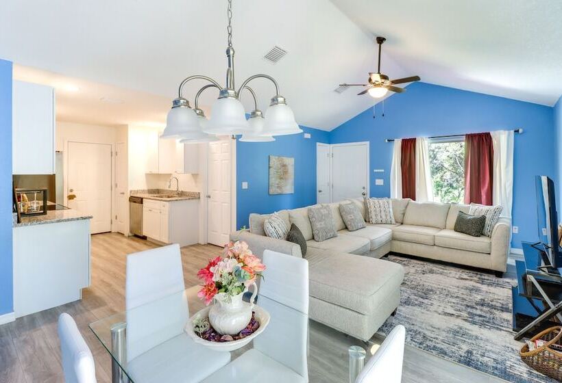 Inviting Ocklawaha Home W/ Porch: Ideal Location!