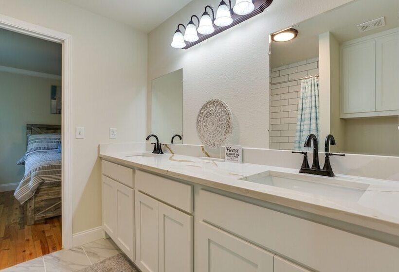 Lake Texoma Vacation Rental: 1 Mi To Boat Ramp!