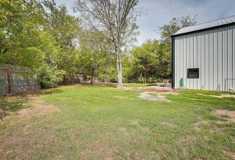 Lake Texoma Vacation Rental: 1 Mi To Boat Ramp!