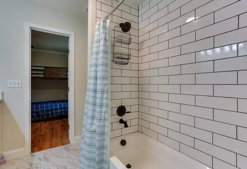 Lake Texoma Vacation Rental: 1 Mi To Boat Ramp!