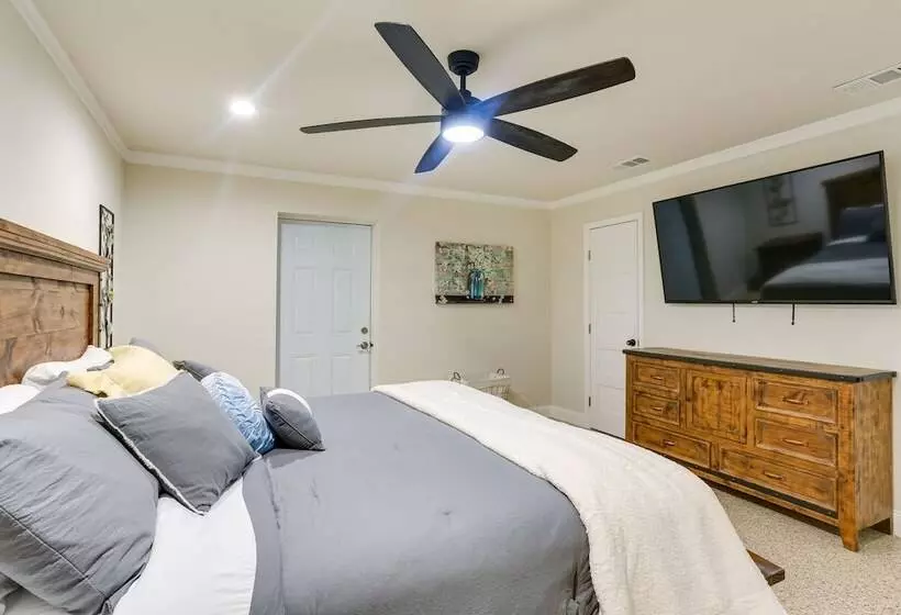 Lake Texoma Vacation Rental: 1 Mi To Boat Ramp!