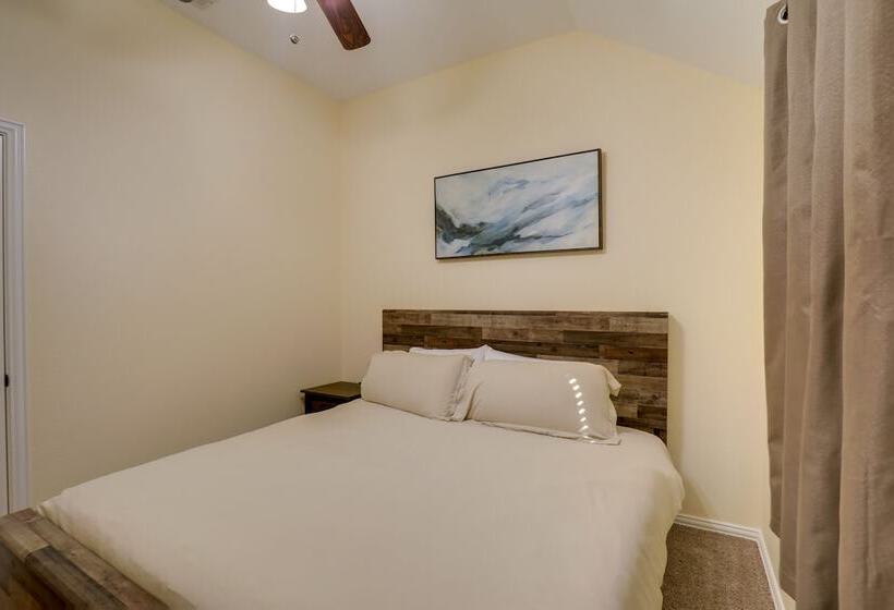 Covered Patio & Large Yard: Mansfield Home