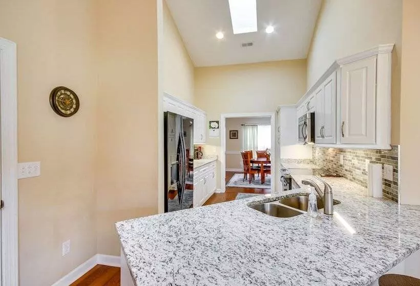 Mccormick Home: Monticello Golf Club Getaway!