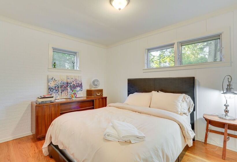 Narrowsburg Home W/ Backyard Near Delaware River!