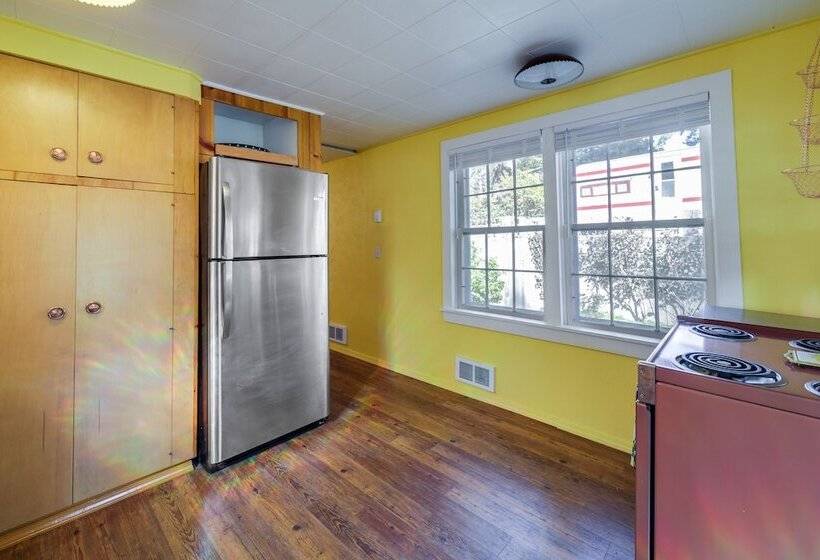 Newport Cabin On Diamond Lake W/ Private Boat Dock