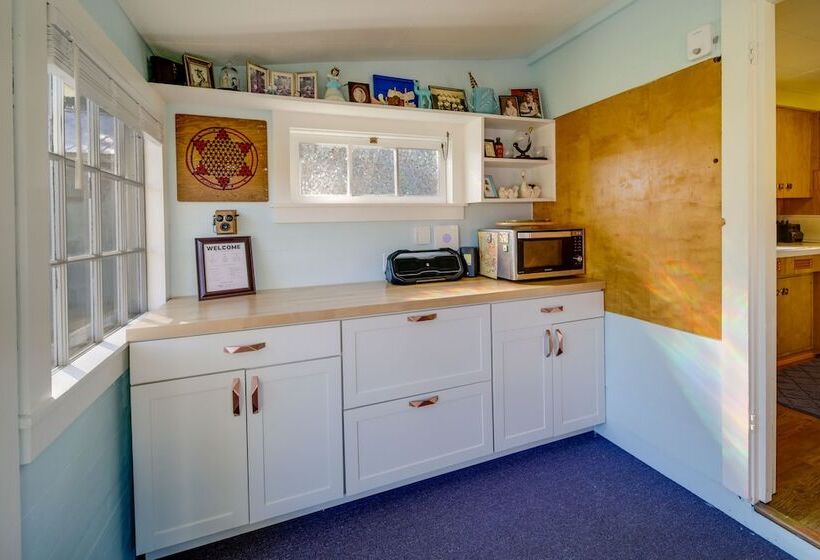 Newport Cabin On Diamond Lake W/ Private Boat Dock