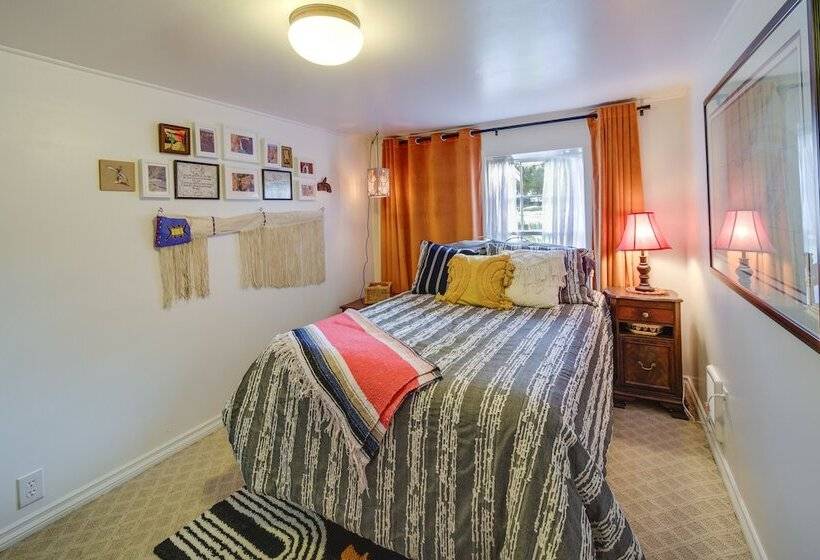 Newport Cabin On Diamond Lake W/ Private Boat Dock