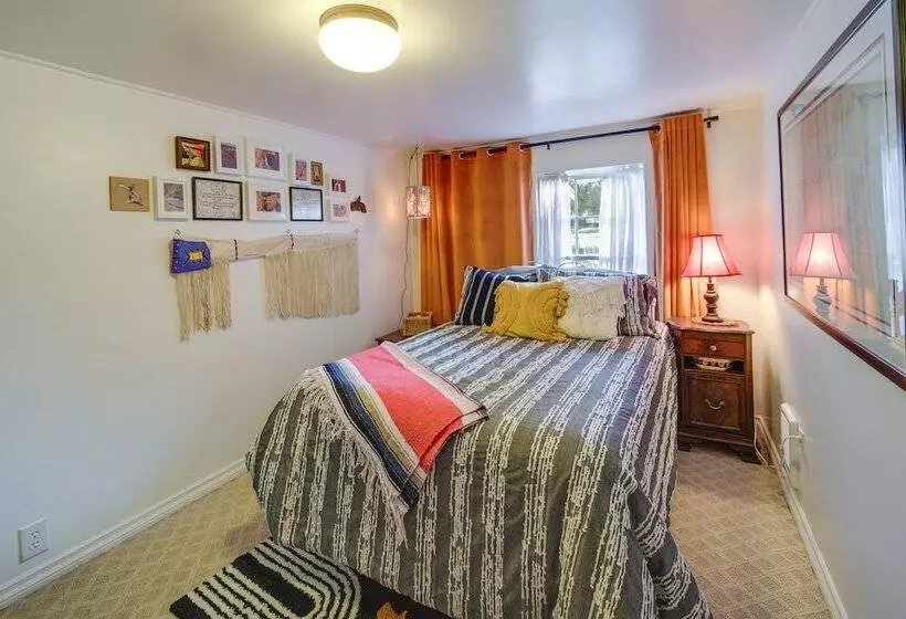 Newport Cabin On Diamond Lake W/ Private Boat Dock