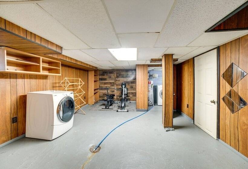 Pet Friendly Pittsburgh Home ~ 9 Mi To Downtown!