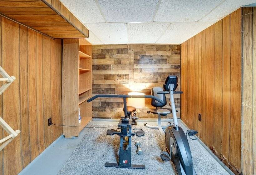 Pet Friendly Pittsburgh Home ~ 9 Mi To Downtown!