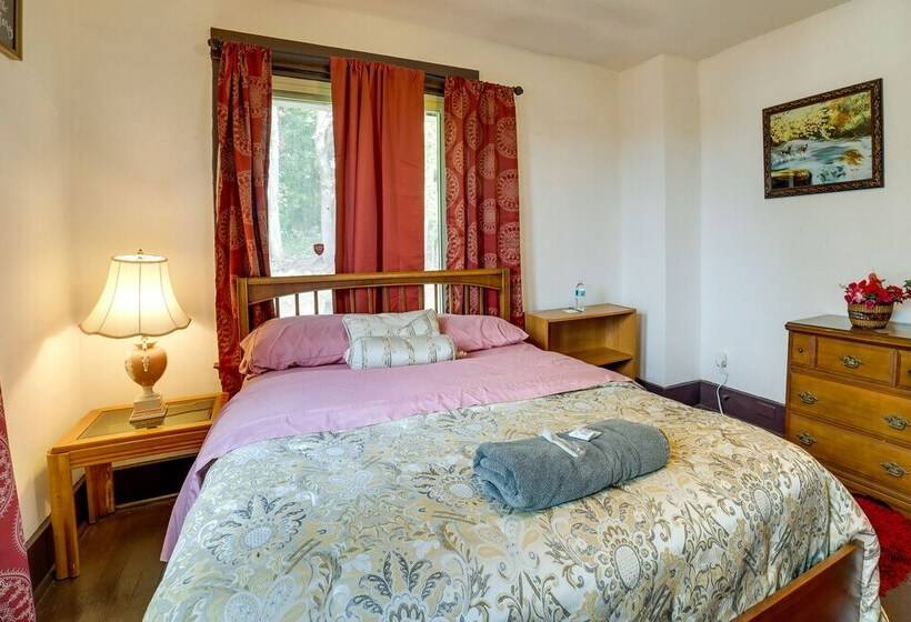 Pet Friendly Pittsburgh Home ~ 9 Mi To Downtown!