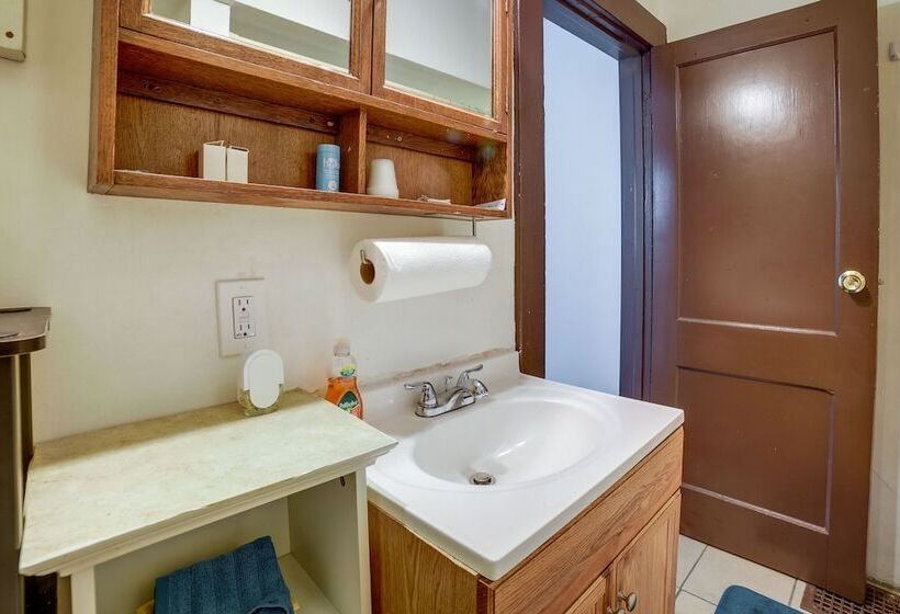 Pet Friendly Pittsburgh Home ~ 9 Mi To Downtown!
