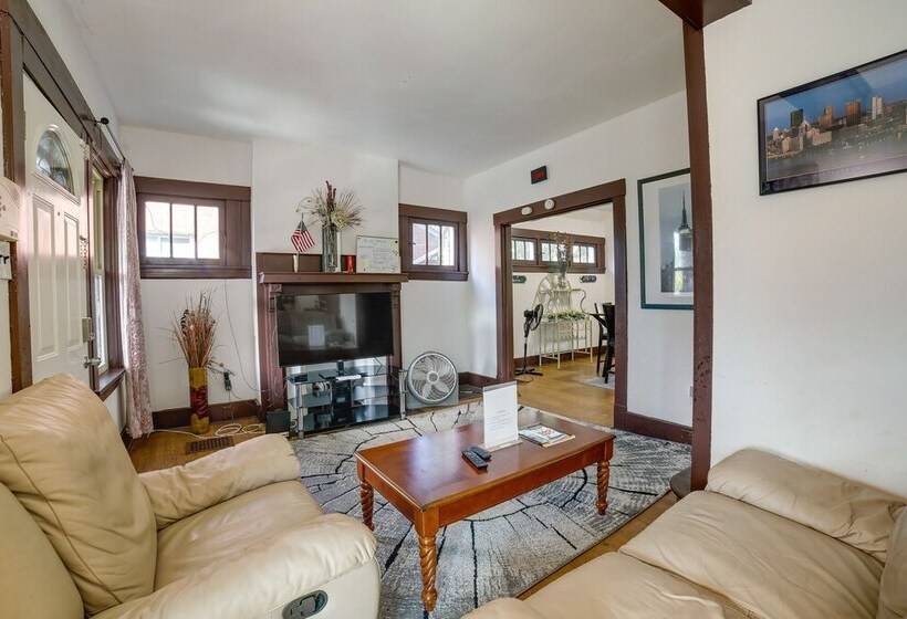 Pet Friendly Pittsburgh Home ~ 9 Mi To Downtown!
