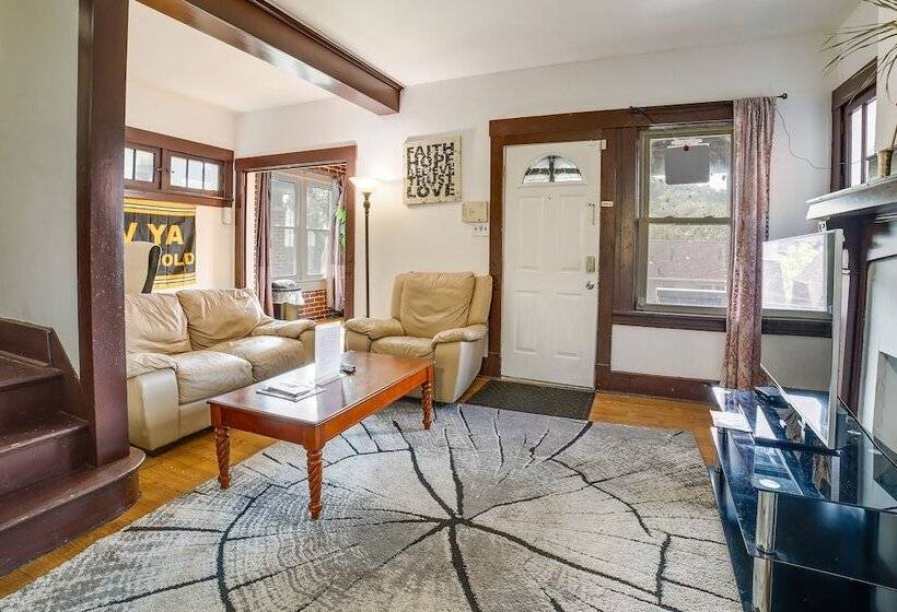 Pet Friendly Pittsburgh Home ~ 9 Mi To Downtown!