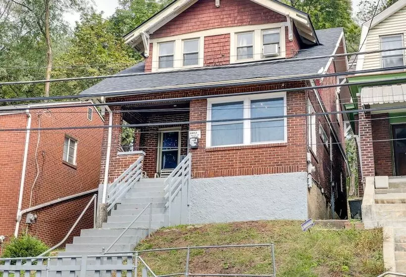 Pet Friendly Pittsburgh Home ~ 9 Mi To Downtown!