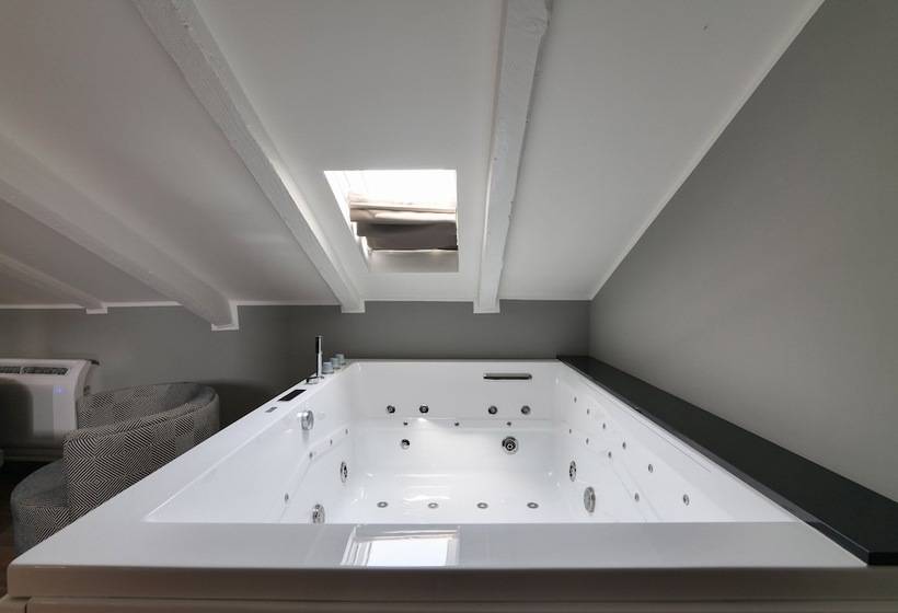 Prestige Boutique Homes Aparthotel Piazza Duomo View