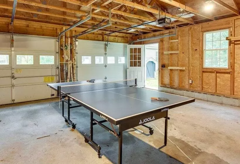 Near Beach: Pet Friendly Getaway W/ Yard