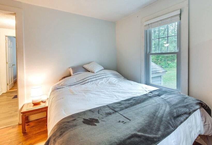 Near Beach: Pet Friendly Getaway W/ Yard