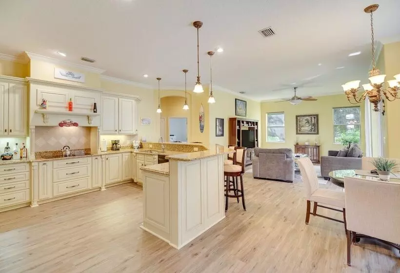 Ranch Style Florida Retreat W/ Pool & Lanai