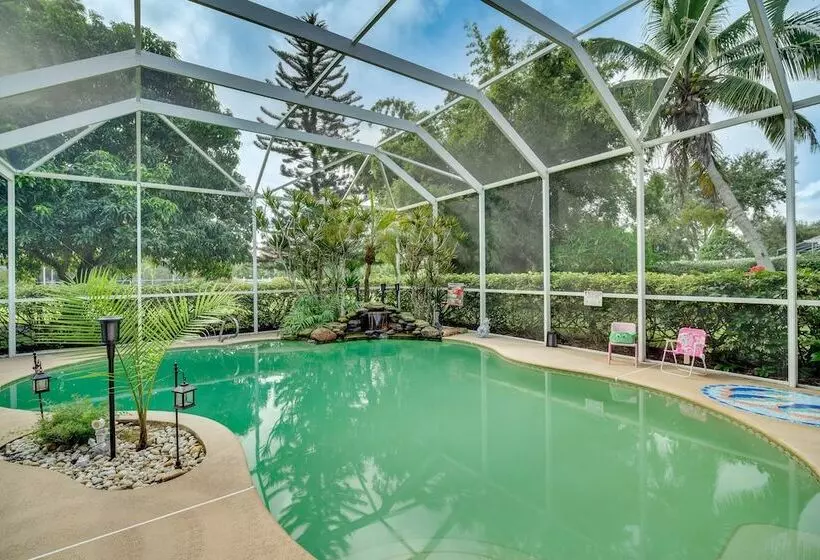 Ranch Style Florida Retreat W/ Pool & Lanai