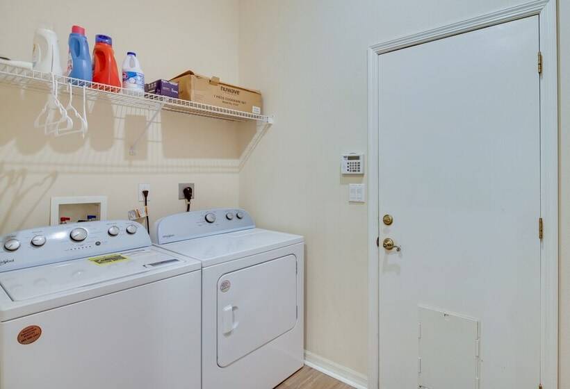 Ranch Style Florida Retreat W/ Pool & Lanai