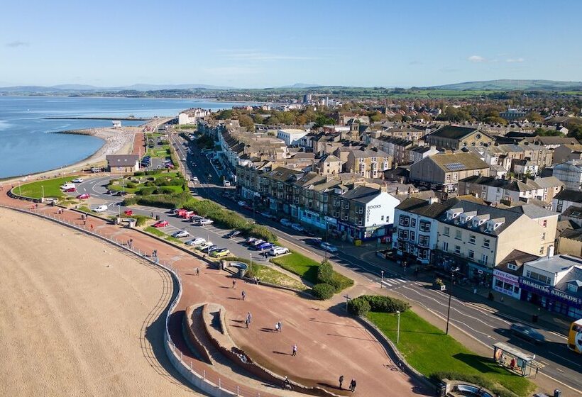 Morecambe Bay Cottage  Hot Tub/ Jacuzzi/sauna
