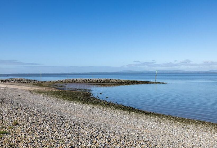 Morecambe Bay Cottage  Hot Tub/ Jacuzzi/sauna