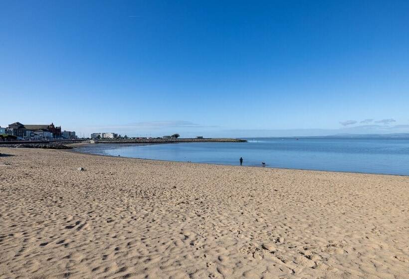 Morecambe Bay Cottage  Hot Tub/ Jacuzzi/sauna