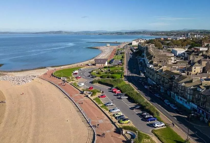 Morecambe Bay Cottage  Hot Tub/ Jacuzzi/sauna