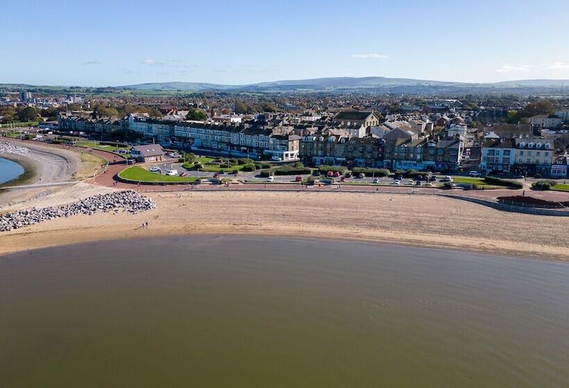 Morecambe Bay Cottage  Hot Tub/ Jacuzzi/sauna