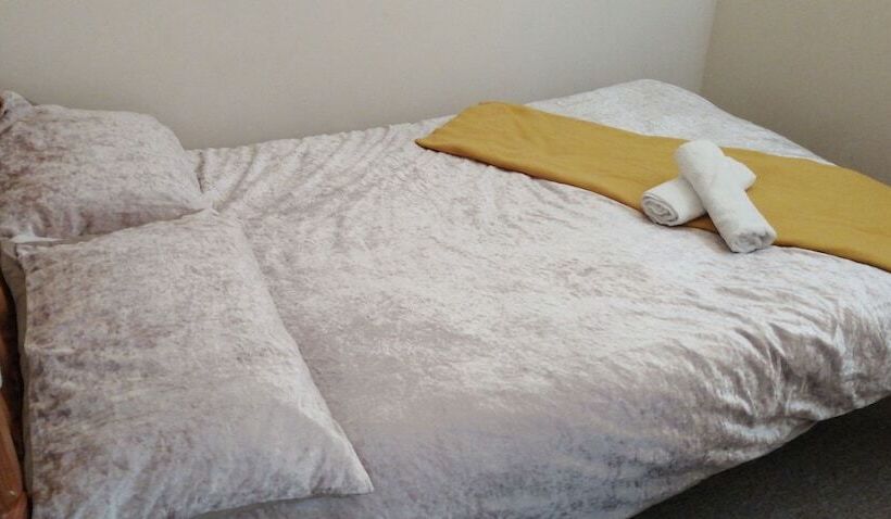 レジデンス Inviting 4 Bed House In Southampton Home Away