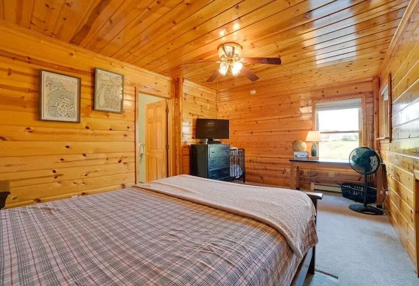 Riverfront Cheboygan Cabin W/ Kayaks & Dock!