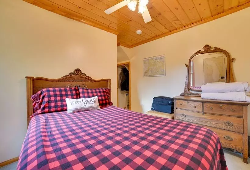 Riverfront Cheboygan Cabin W/ Kayaks & Dock!