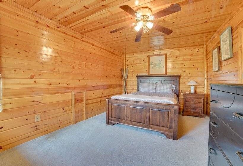 Riverfront Cheboygan Cabin W/ Kayaks & Dock!