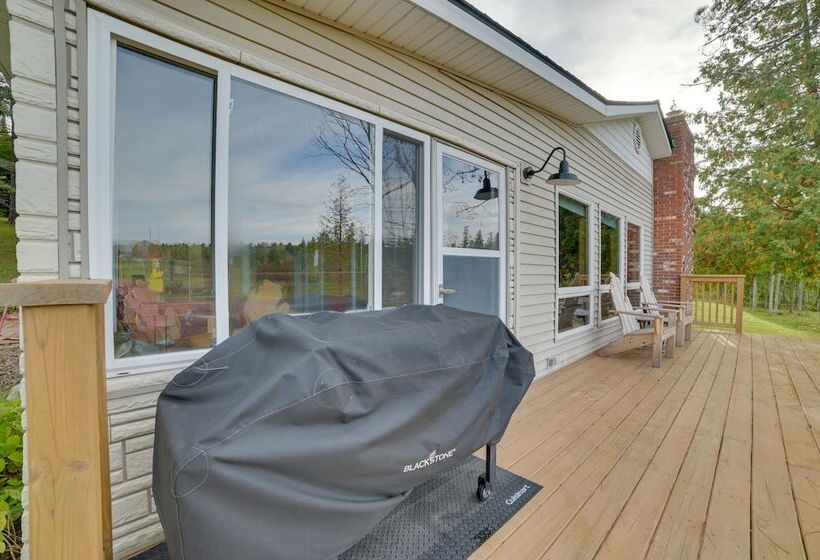 Riverfront Cheboygan Cabin W/ Kayaks & Dock!