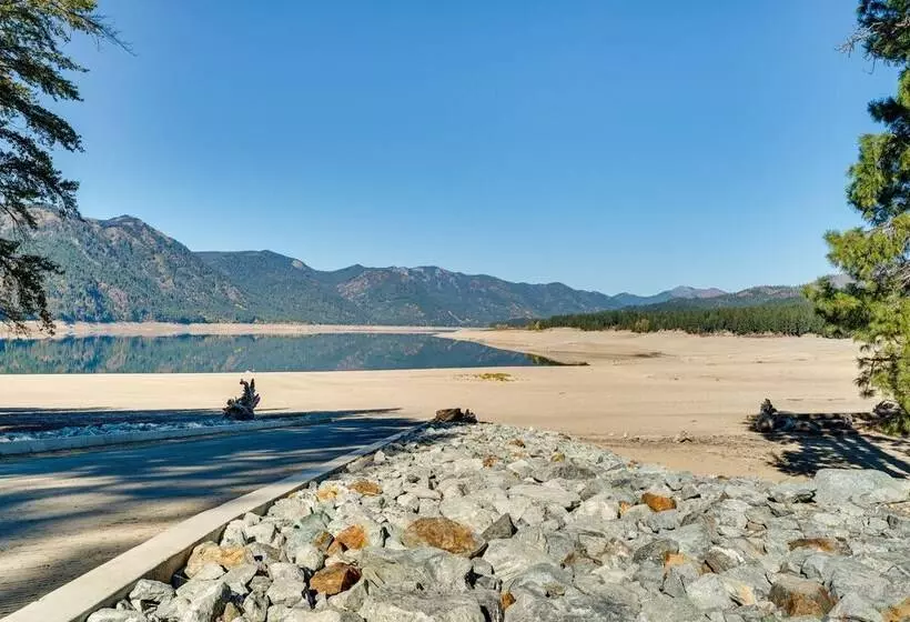 Ronald Cabin W/ Private Deck: Near Cle Elum Lake!