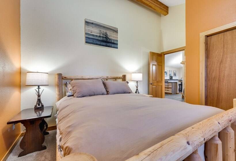 Ronald Cabin W/ Private Deck: Near Cle Elum Lake!