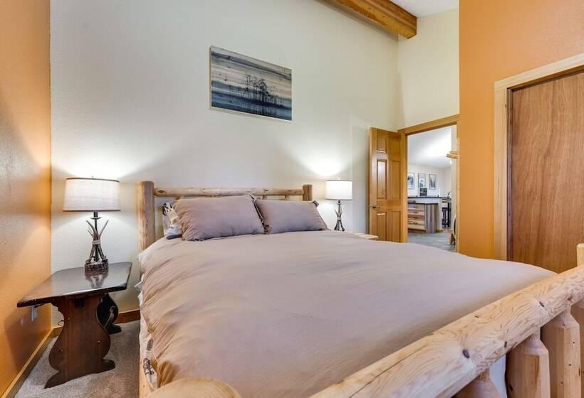 Ronald Cabin W/ Private Deck: Near Cle Elum Lake!