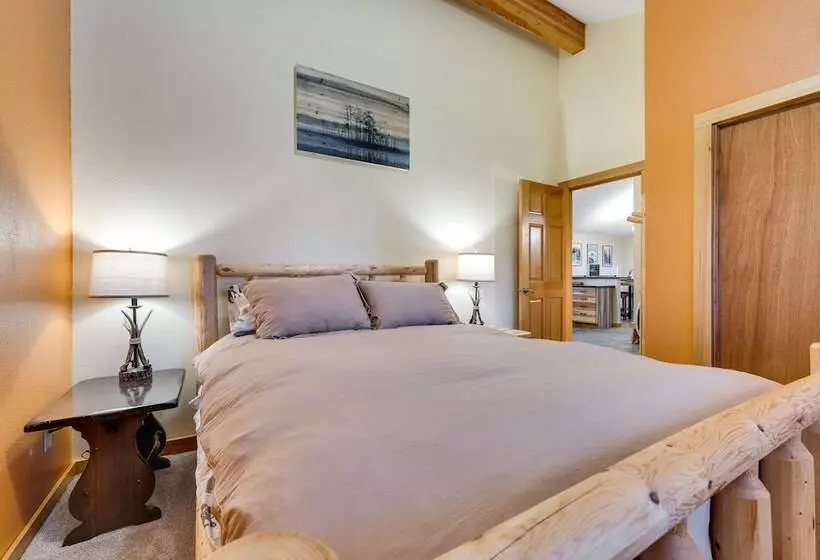 Ronald Cabin W/ Private Deck: Near Cle Elum Lake!