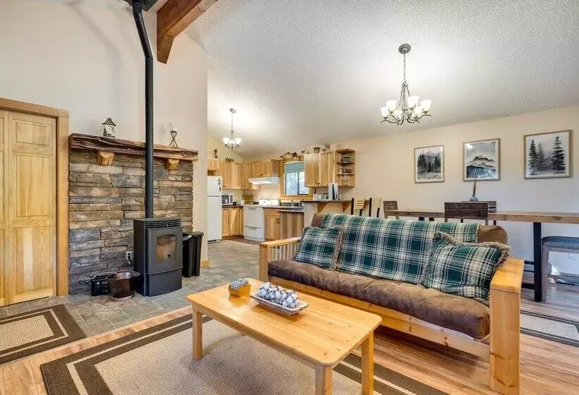 Ronald Cabin W/ Private Deck: Near Cle Elum Lake!