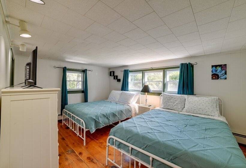 Rustic Bainbridge Retreat W/ Spacious Yard!