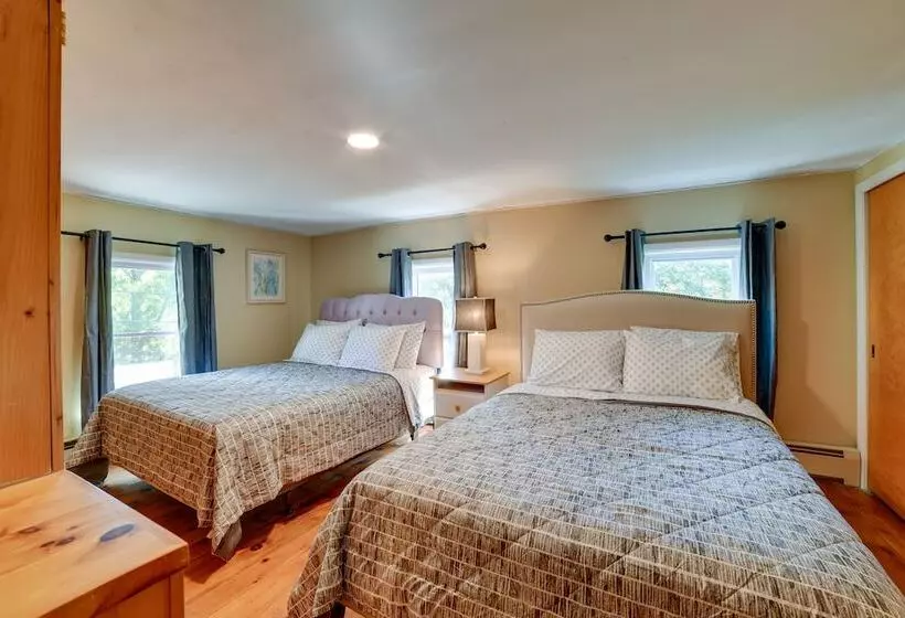 Rustic Bainbridge Retreat W/ Spacious Yard!