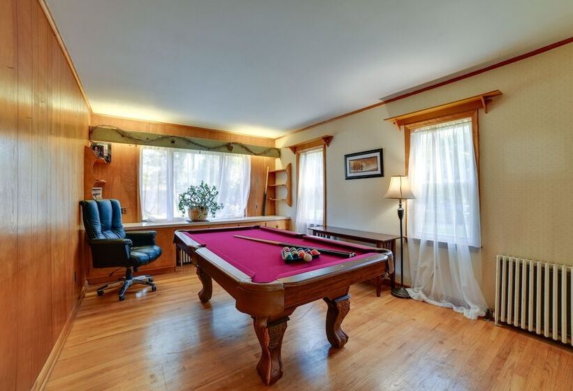 Rustic Bainbridge Retreat W/ Spacious Yard!