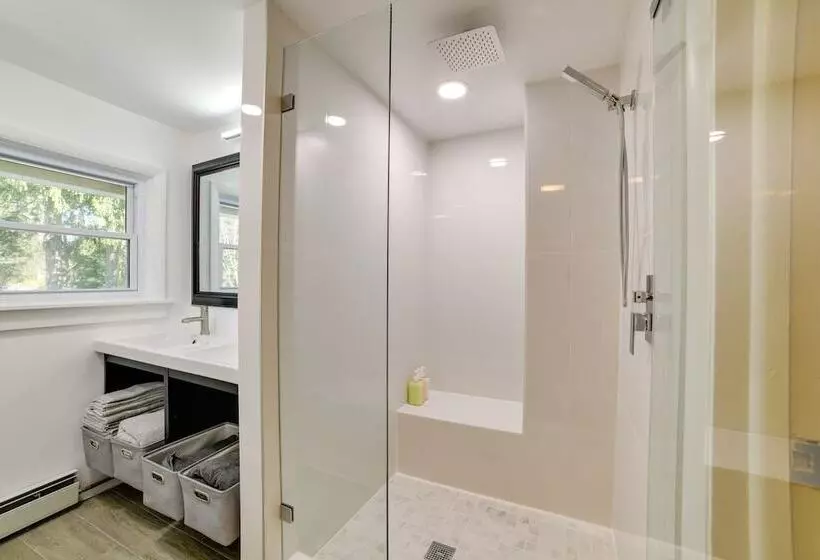 Rustic Bainbridge Retreat W/ Spacious Yard!