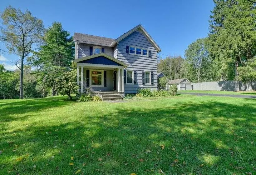 Rustic Bainbridge Retreat W/ Spacious Yard!